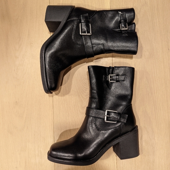 Women's Black Ankle Boots - Picture 1 of 11